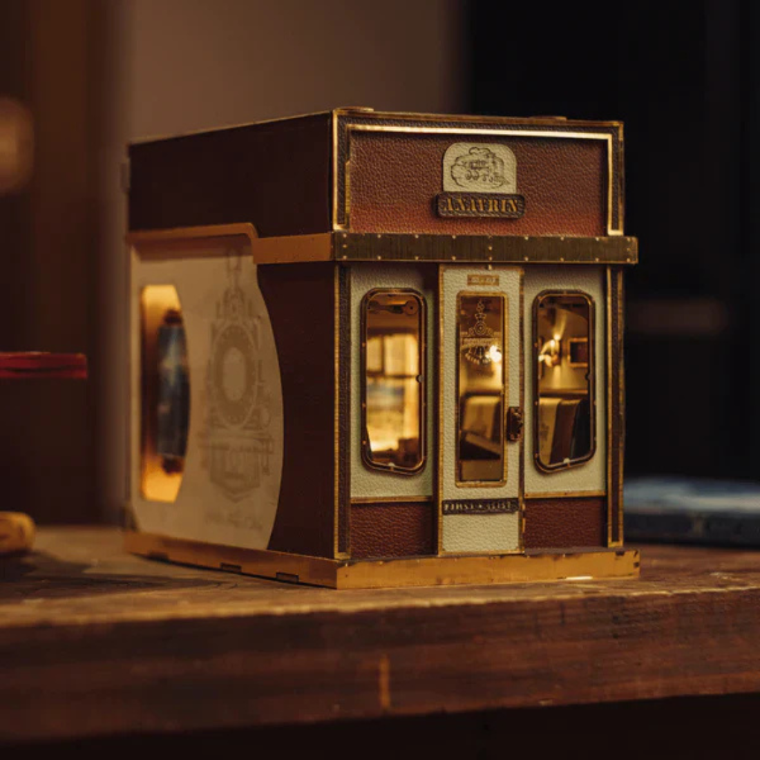 1940s Train Cabin Book Nook Kit (Motion Scene)
