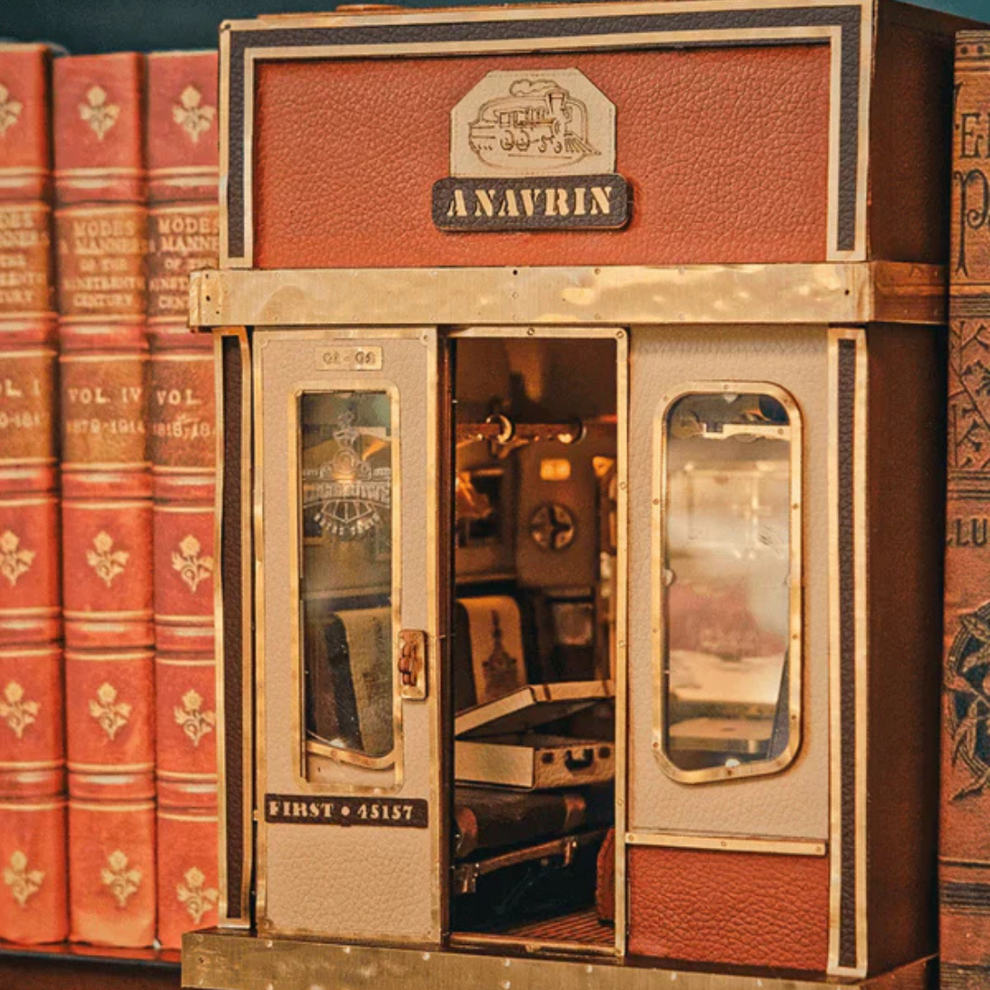 1940s Train Cabin Book Nook Kit (Motion Scene)