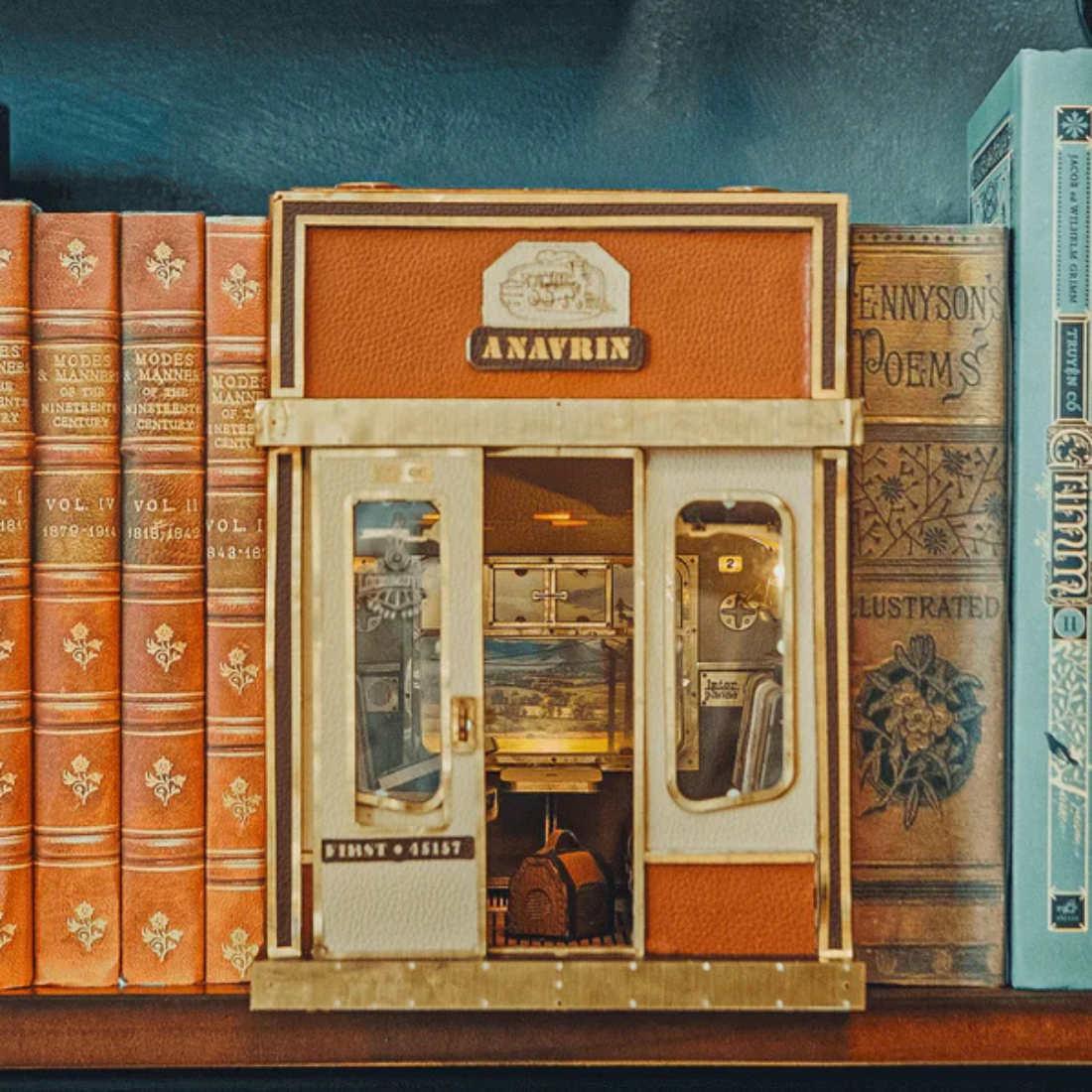 1940s Train Cabin Book Nook Kit (Motion Scene)